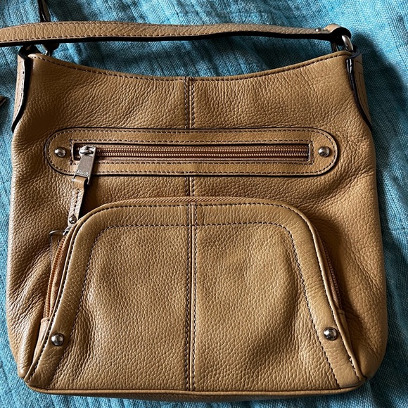 Tignanello Leather Butter Cream Shoulder Bag with Silver hardware - Picture 1 of 5
